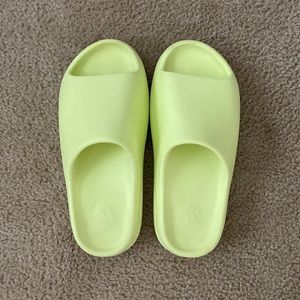 Adidas Yeezy Slides “Glow Green” 2022 size 11